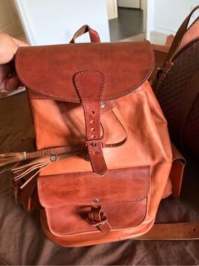 Classic Leather Men's Backpack - Tan Leather